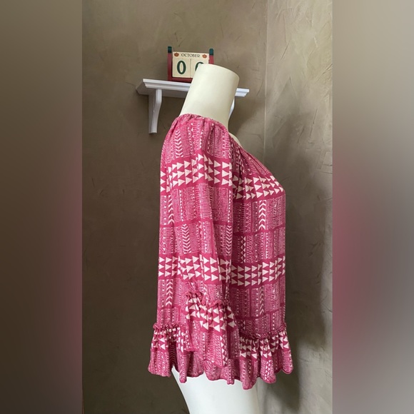 Lucky Brand Red Cream Boho Print Off-Shoulder Top women’s size S Ruffles hem - Picture 3 of 10